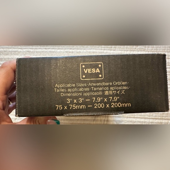 Pipishell Full-Motion TV Wall Mount – Heavy-Duty & Versatile! - Picture 5 of 6